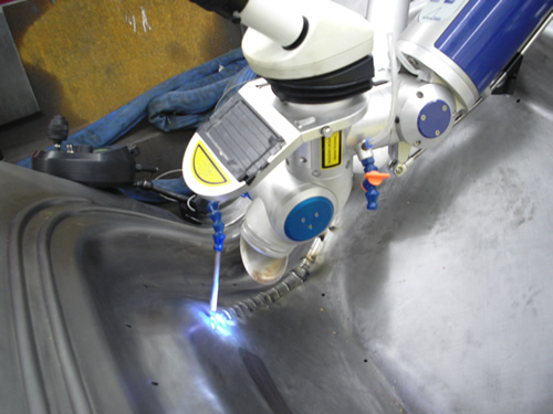 哪些因素影响激光焊接机焊接质量的参数？